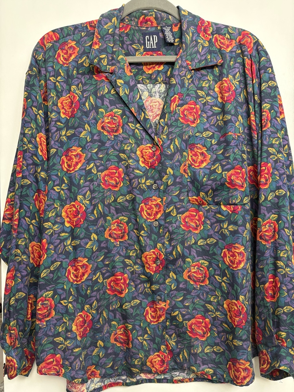 Vintage 90s GAP Men's Floral Rayon Button-Up Shirt - Navy with Red Rose Print L